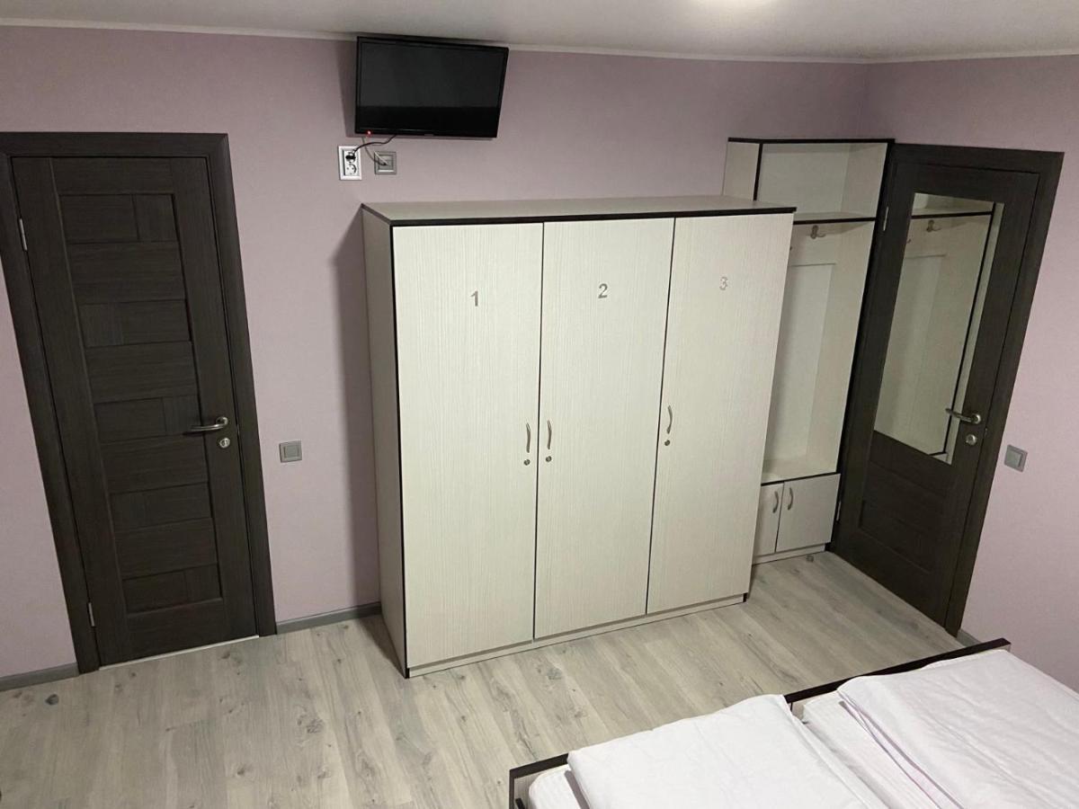 Guest House Max Khmel'nyts'kyy Exterior photo