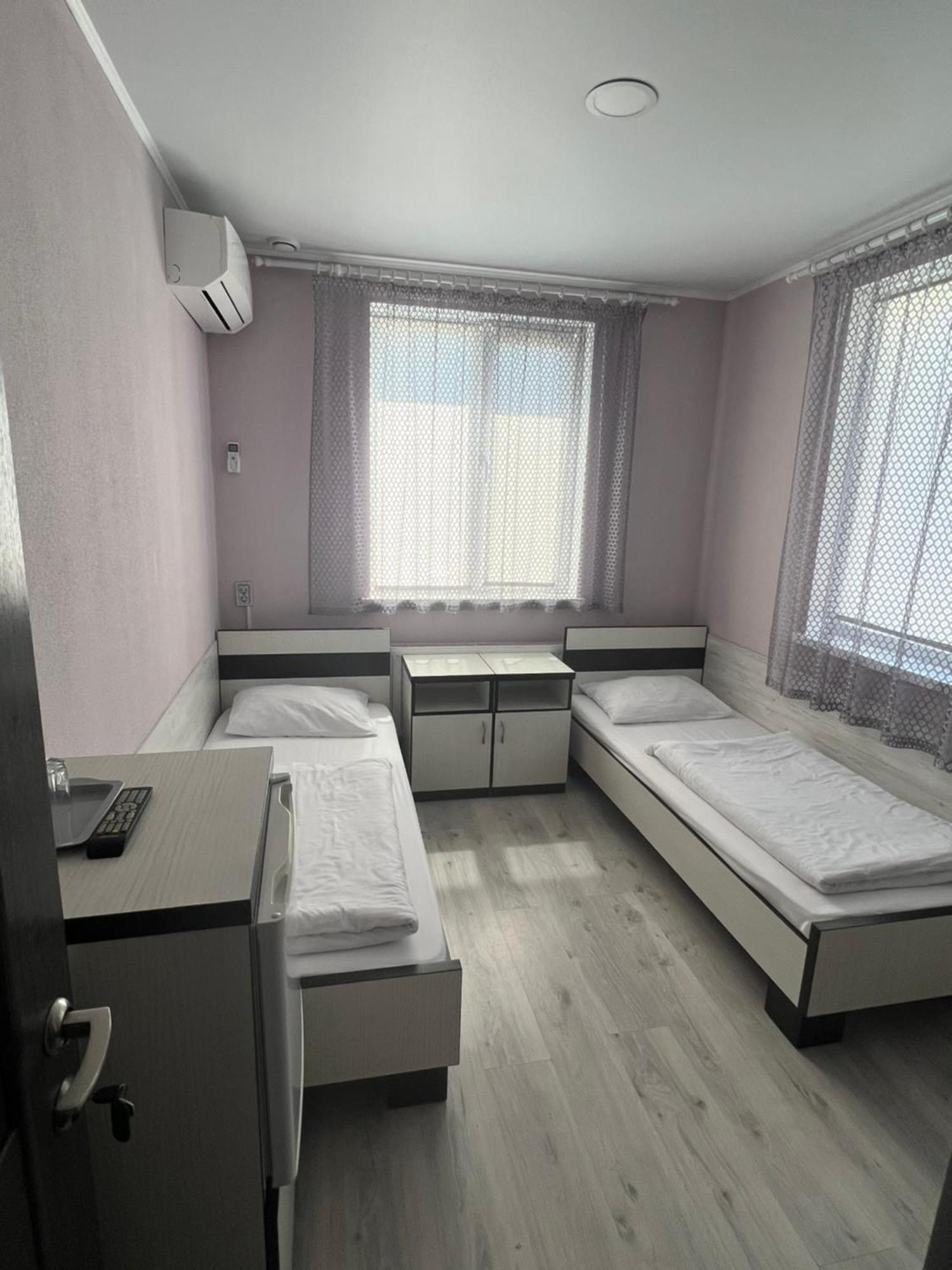 Guest House Max Khmel'nyts'kyy Exterior photo