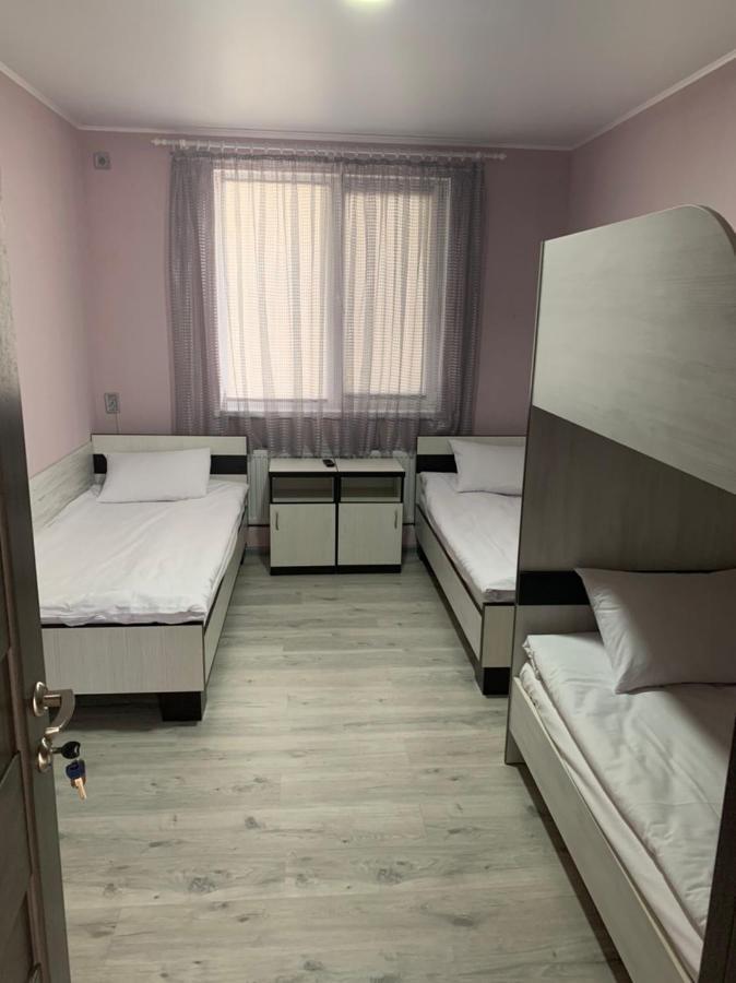 Guest House Max Khmel'nyts'kyy Exterior photo